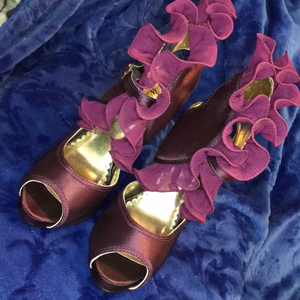 Satin Ruffle Heels - Picture 4 of 4